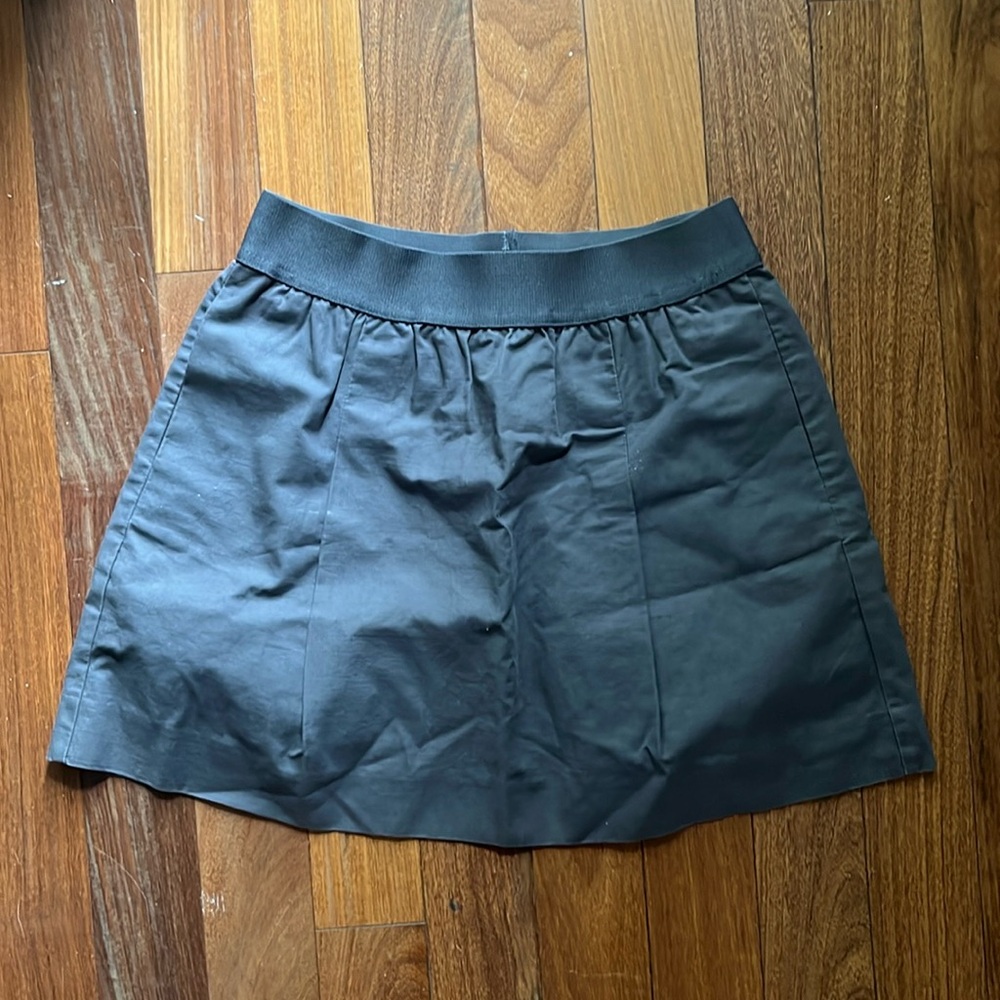 Elastic waist gray skirt with pockets